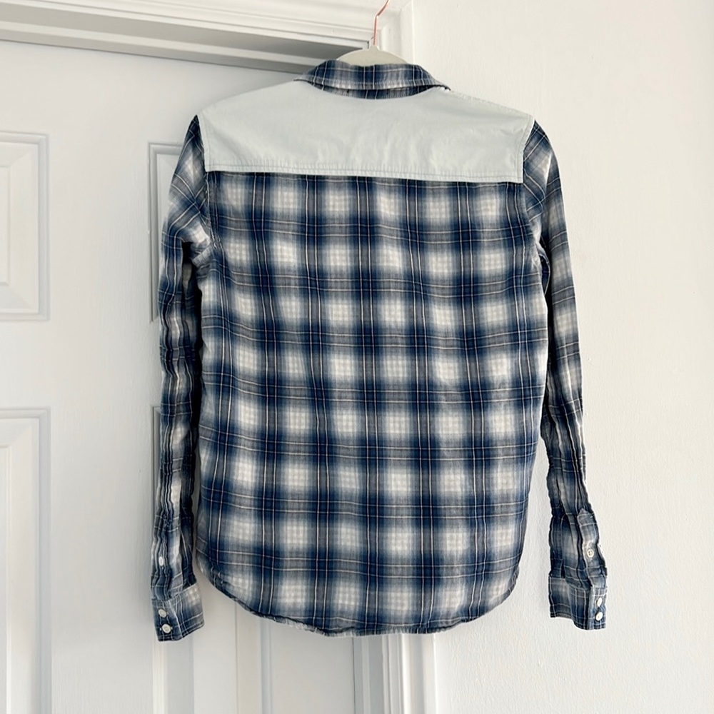 ♥️ Paige blue white plaid button down top - Picture 3 of 6